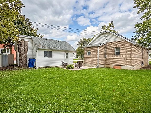 3rd image of 105 Aberdeen St