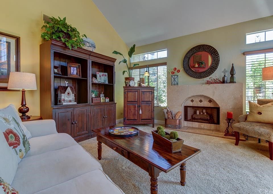 1st image of 21 Montara Dr