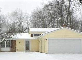 26945 Oxford Park Ln, Olmsted Township, OH 44138