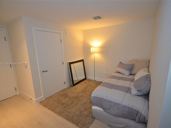 4th image of 16385 Biscayne Blvd Unit 2820