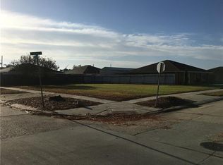 3521 Decomine Dr, Chalmette, LA 70043