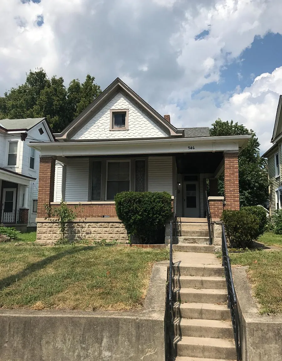 946 Heaton Street — Photo 1