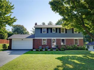 38 Wincanton Dr, Fairport, NY 14450