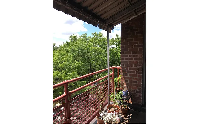 Sold by Douglas Elliman | media 17