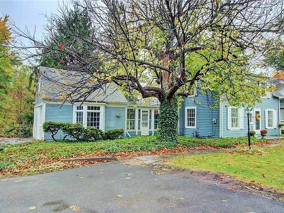 3rd image of 209 E Main St