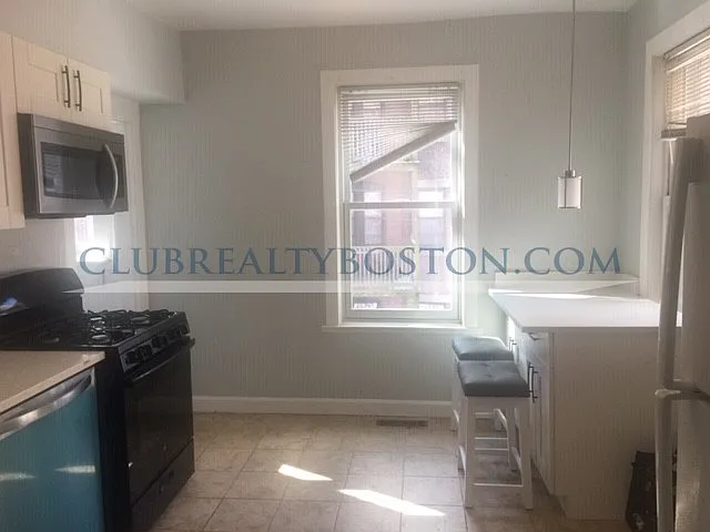 128 Glenville Ave #1 — Photo 8