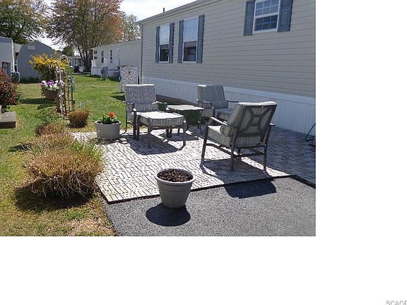 2nd image of 25 Candlelight Ln #53485