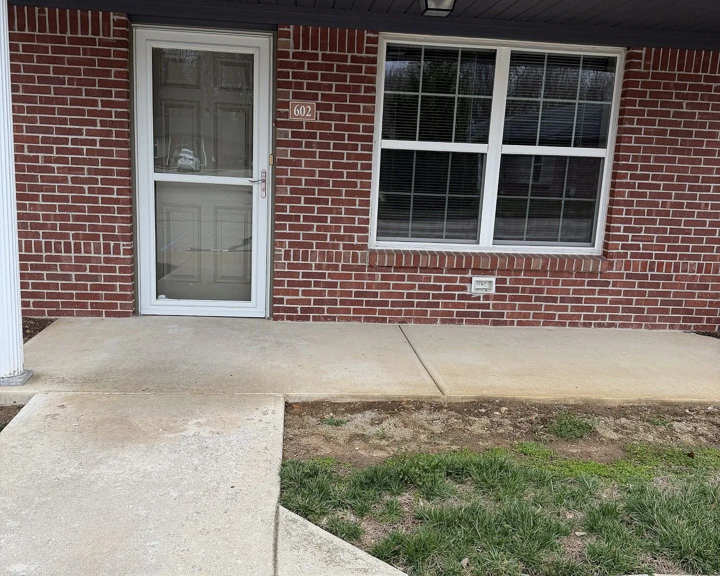 Newbury Pointe — Photo 2