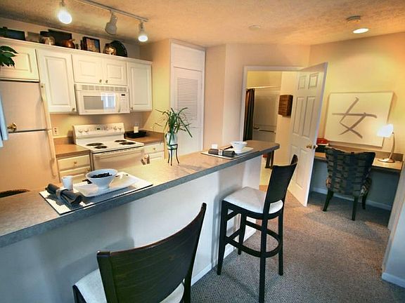 4th image of 5656 Baudin St