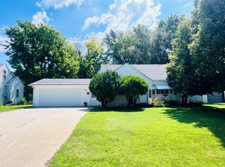 308 1st St E, Chokio, MN 56221