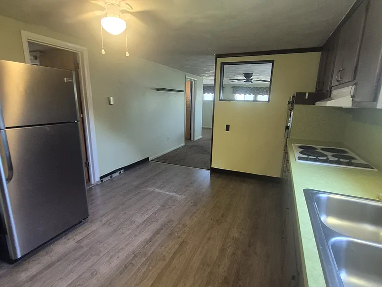209 Railroad St — Photo 6