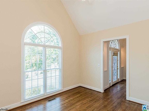 3rd image of 1508 Pavillon Dr