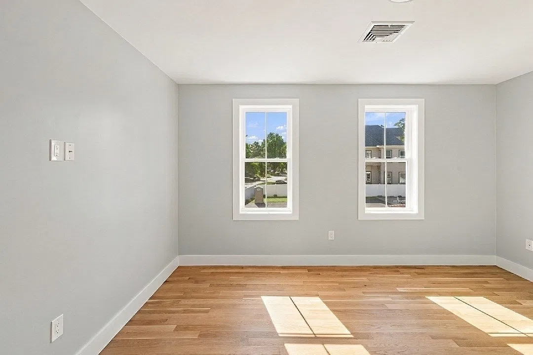 1 bed, 1.0 bath, 837 sqft, $2,350 — Photo 3