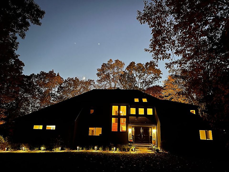 2nd image of 26 Walker Ln