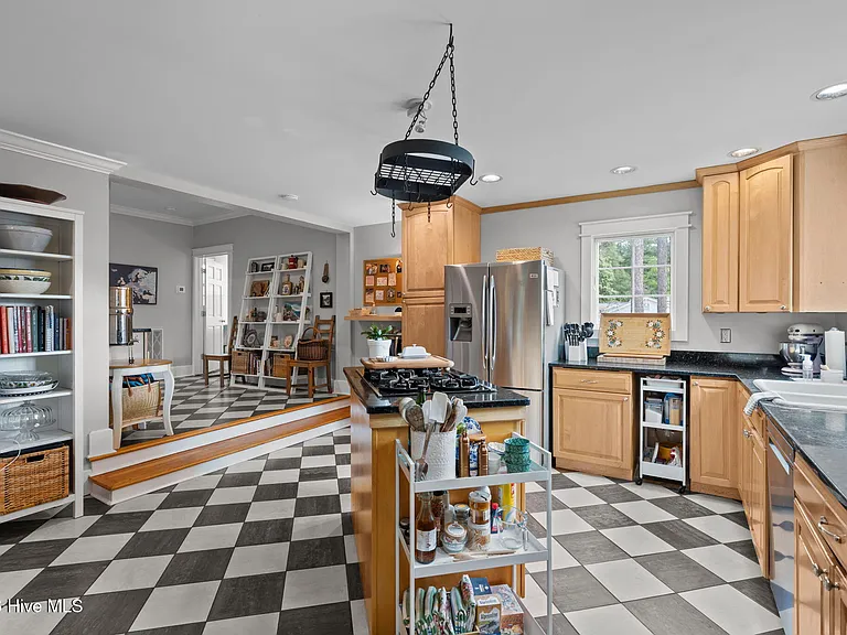 2050 Midland Rd — Photo 15