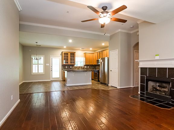 2nd image of 10719 Longleaf Dr