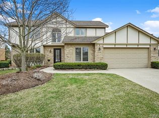 1346 Arbor Creek Dr, Rochester Hills, MI 48306