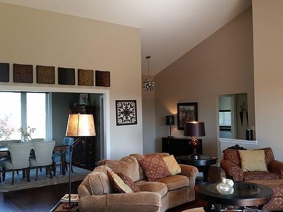 4th image of 5031 Wild Meadow Dr