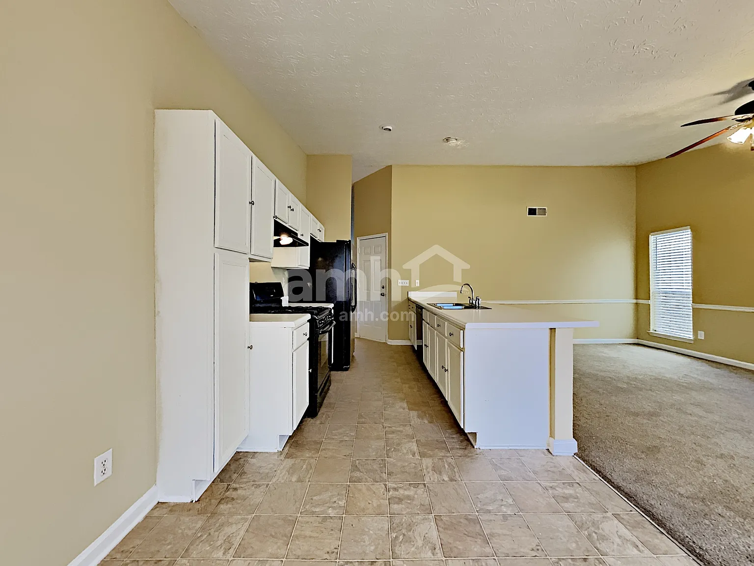 3 bed, 2.0 bath, 1710 sqft, $2,235 — Photo 4