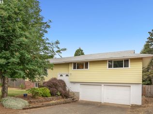15443 S Henrici Rd, Oregon City, OR 97045