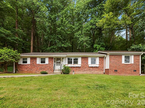 2nd image of 421 Comet Dr