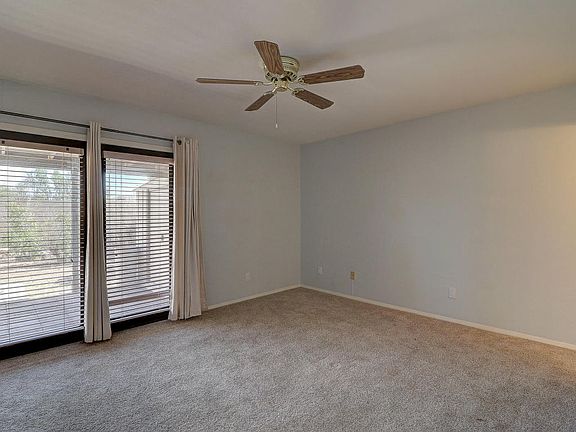 3rd image of 2265 E Flossmoor Cir