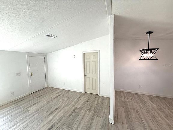 4th image of 9485 ROUSSEAU STREET