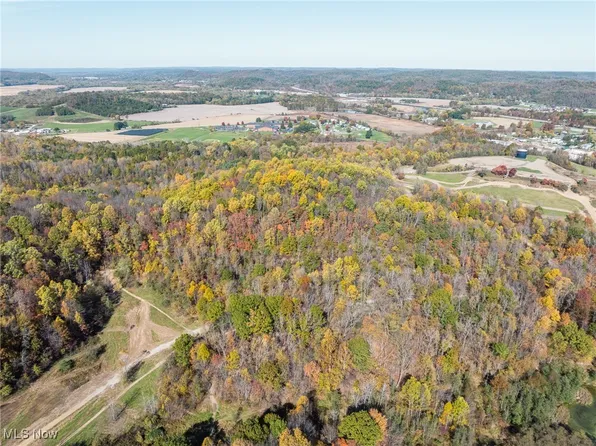 4502 Belden Dr SE, Uhrichsville, OH 44683