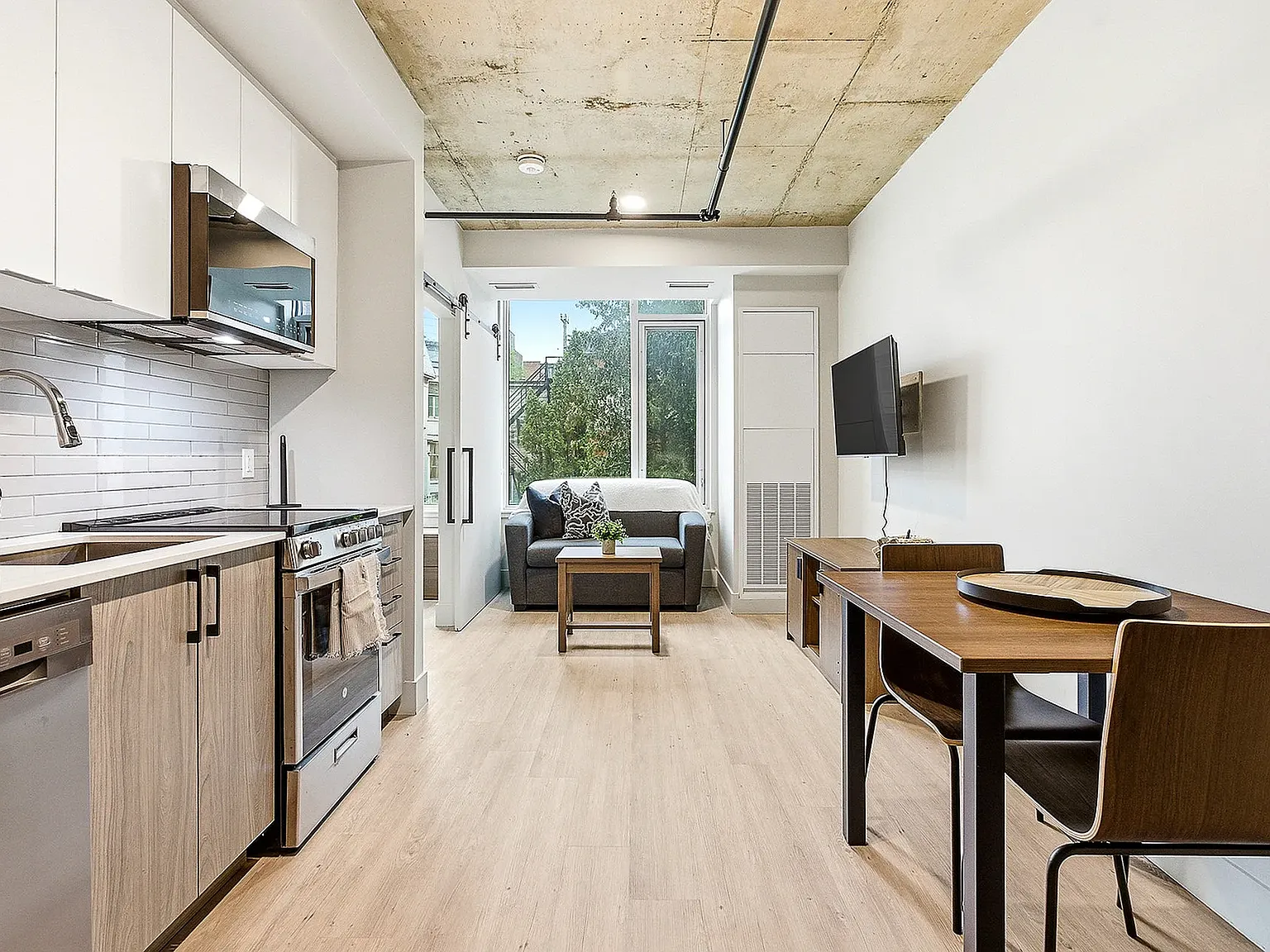 Hillside Apartments — Photo 1