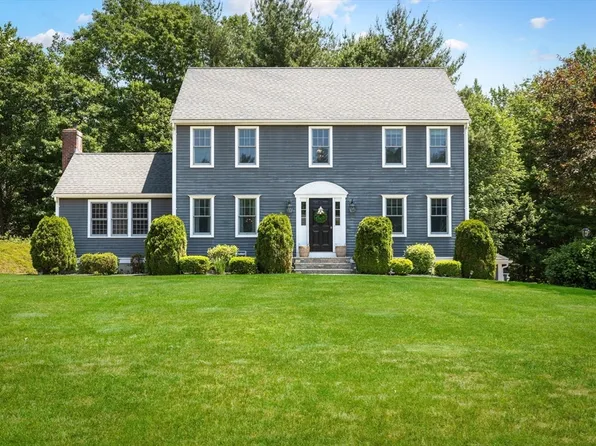 2 Mulberry Ln, Bridgewater, MA 02324