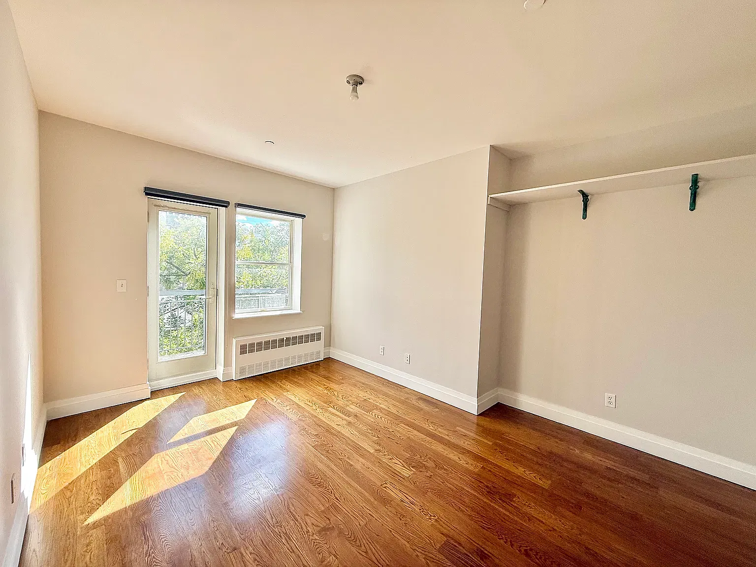 384 Maple Street — Photo 1
