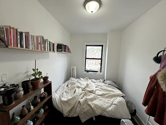 Rented by Pear NYC LLC | media 10