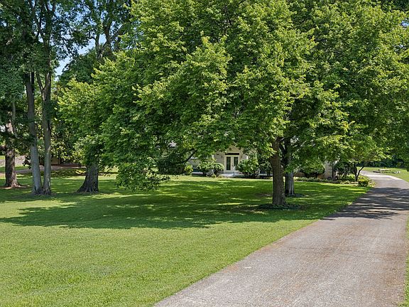2nd image of 2824 Windemere Dr