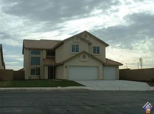 2006 E Jenner St, Lancaster, CA 93535