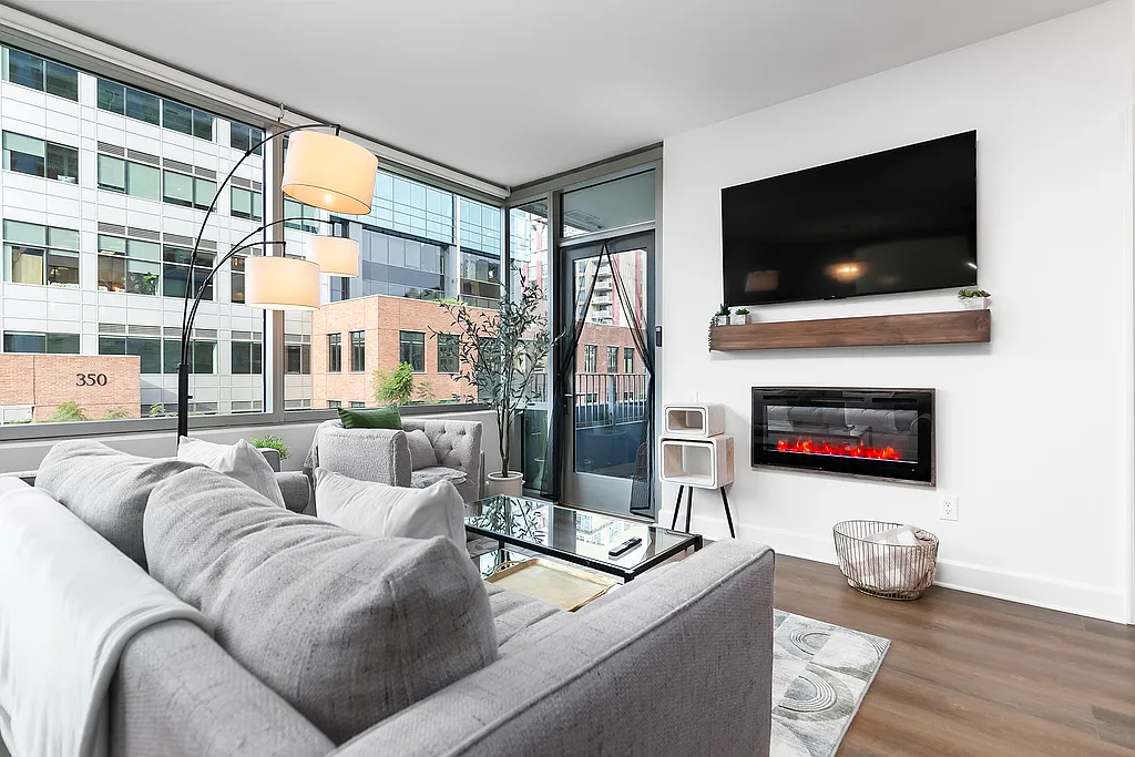 2 bed, 2.0 bath, $6,625 — Photo 2