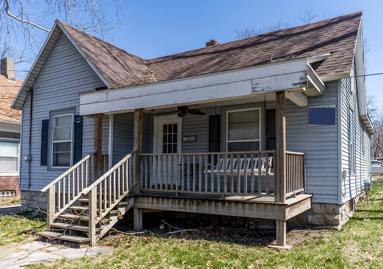 Remodeled 3 bedroom home with working fireplace! — Photo 4