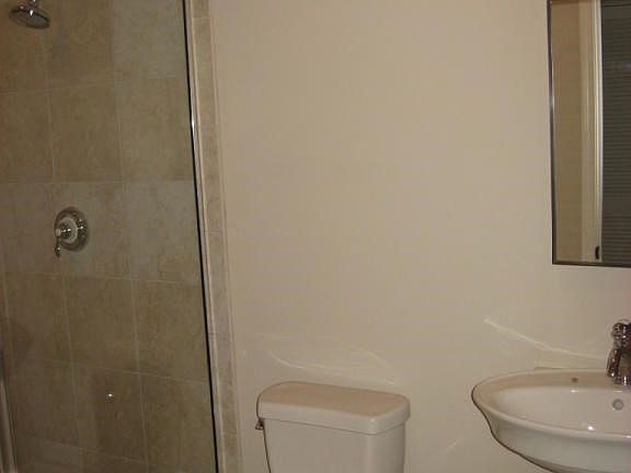 Neutral Bath with Shower
