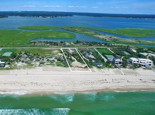 232 Dune Rd, Quogue, NY 11959