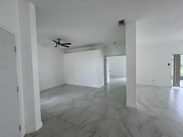 5795 Parkview Point Dr — Photo 6