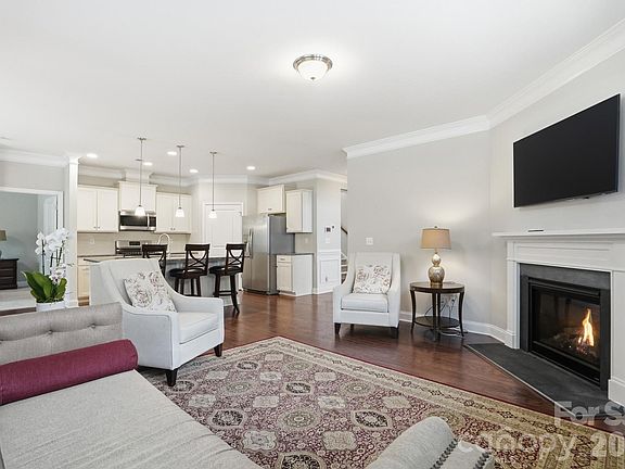 5th image of 5032 Lydney Cir