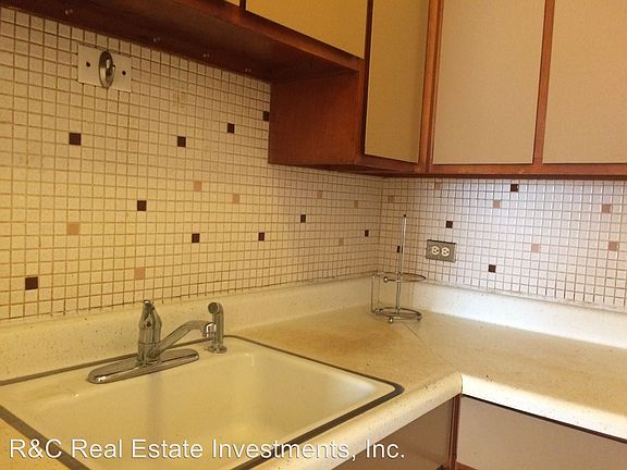 3rd image of 38 N Central Ave APT 402