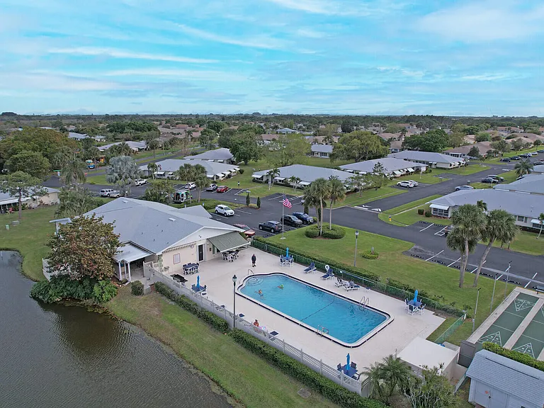 404 Sandpiper Dr #D — Photo 30