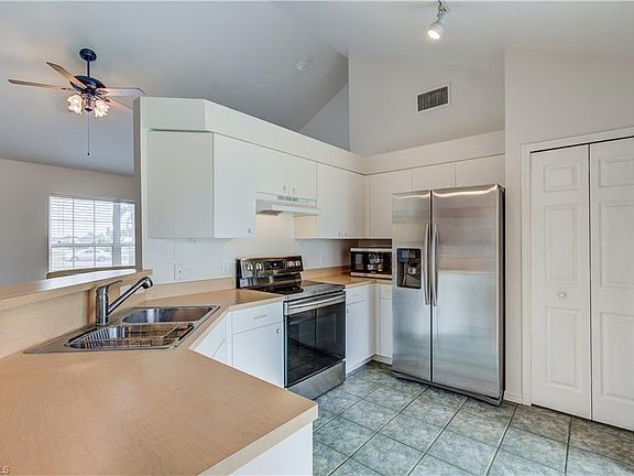 3rd image of 504 Chaucer Ave