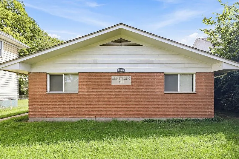 2 bed, 1.0 bath, $895 — Photo 3