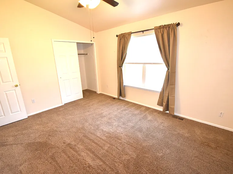 104 Vale St — Photo 32