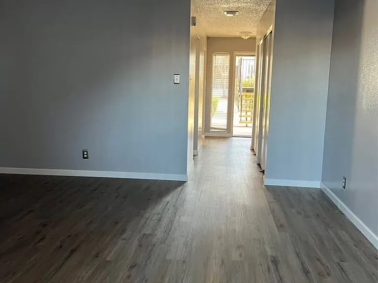 1701 Scenic Dr — Photo 1