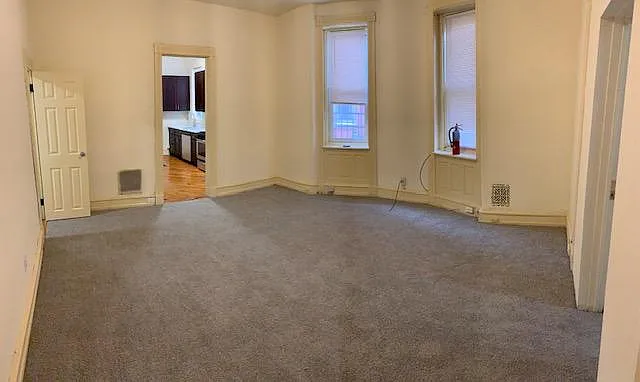 Building Photo - 4021 Pine St #1