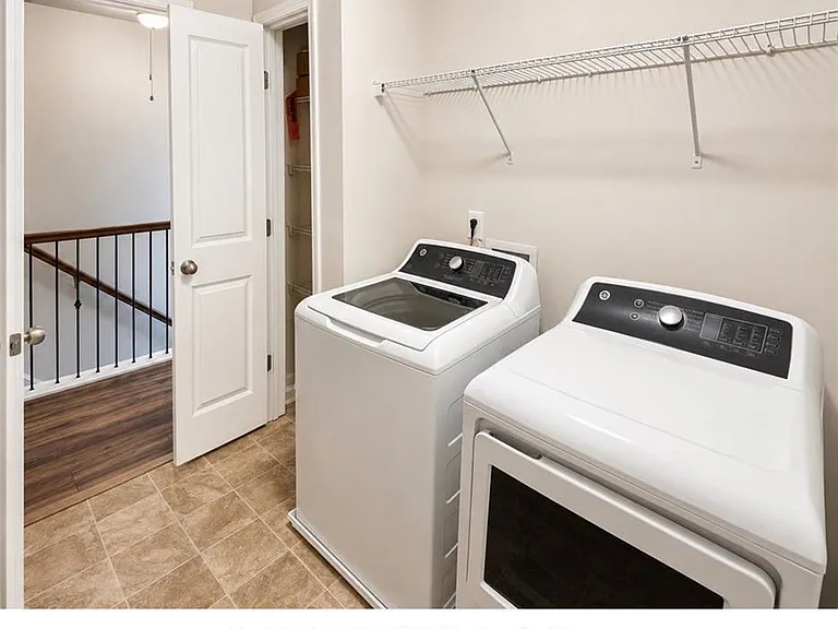 3432 Castleberry Village Cir — Photo 17