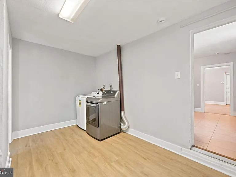 729 Haverford Rd — Photo 10