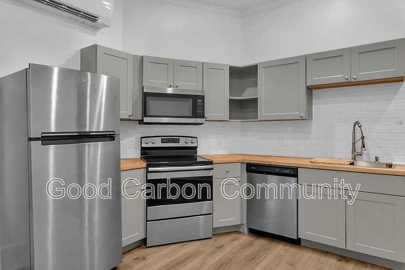 1st image of 46 Allen St #1